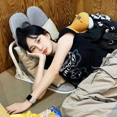 昂首挺胸